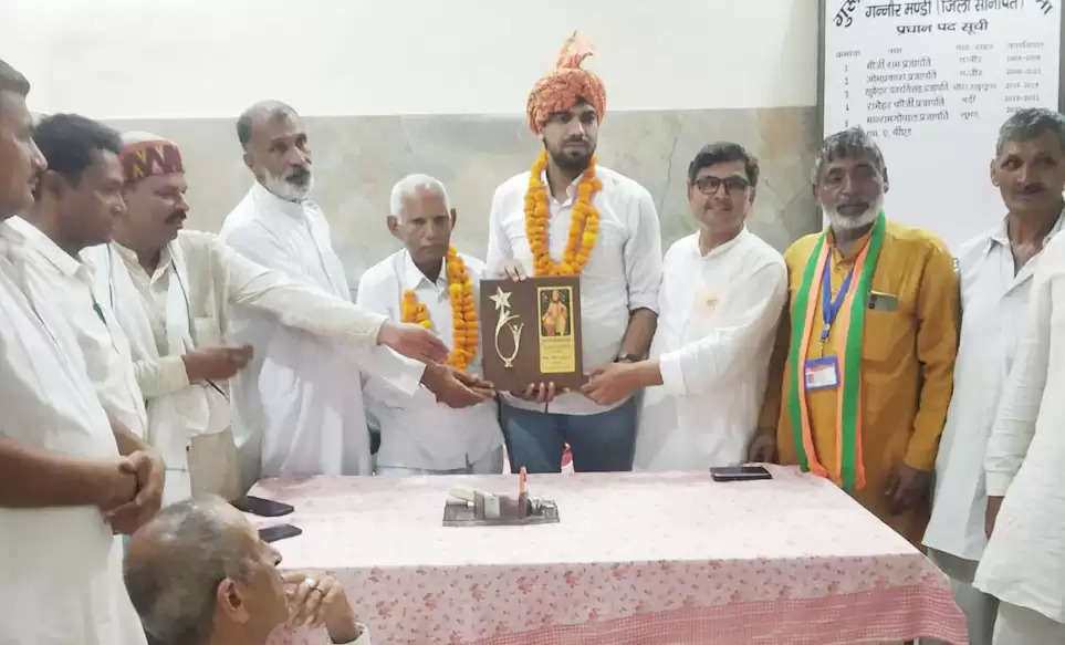 सोनीपत: गुरु दक्ष प्रजापति जयंती पर मेधावी बच्चे सम्मानित