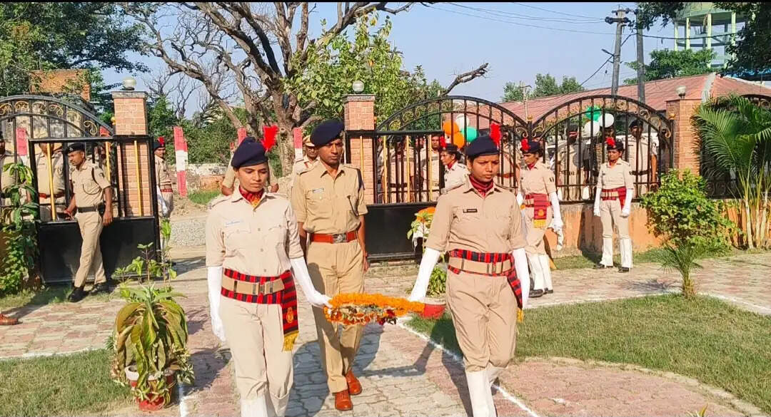 सारण में पुलिस स्मृति दिवस पर वीरगति प्राप्त करने वाले पुलिसकर्मियों को दी गई श्रद्धांजलि