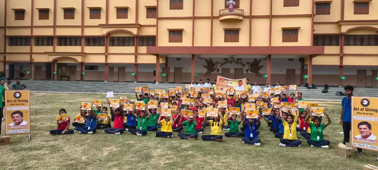 इंटरनेशनल आर्ट ऑफ गिविंग दिवस पर 100 से अधिक जगहों पर हुए कार्यक्रम, 15 हजार लोग हुए शामिल