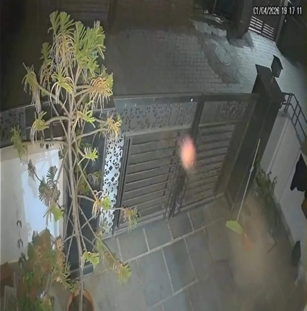 पांवटा साहिब में बढ़ती चोरी की वारदातें, घर के बाहर से बाइक उड़ा ले गए चोर, सीसीटीवी में कैद घटना