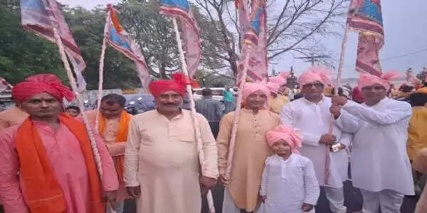 बलरामपुर : दो दिवसीय श्री श्याम संकीर्तन महोत्सव का आगाज, शोभा यात्रा में सैकड़ों श्रद्धालु हुए शामिल