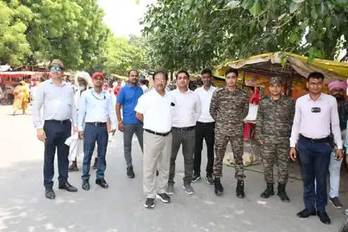 प्रयागराज में रक्षा भूमि पर तीसरा संयुक्त अतिक्रमण विरोधी अभियान; 50 से अधिक अवैध संरचनाएं हटाई