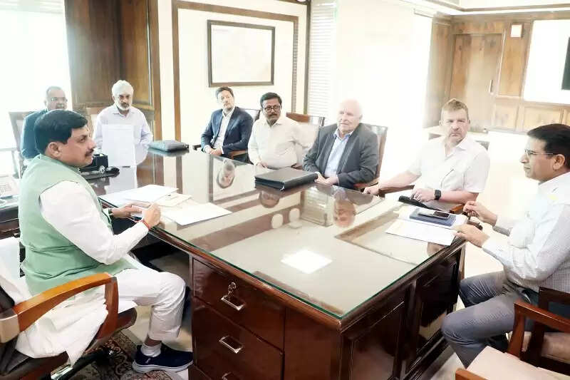 मप्र के मुख्यमंत्री से मिले जर्मनी के इनएविया एविएशन के मैनेजिंग पार्टनर माइकल हॉवेल