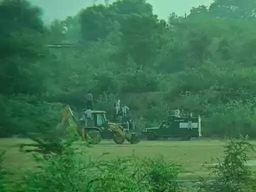 शेरपुर हेलीपैड के पास पहुंचा टाइगर, ट्रेंक्युलाइज कर जंगल में छोड़ा