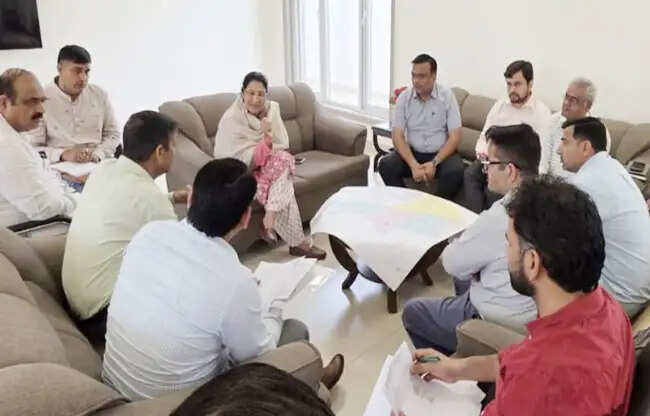 सोनीपत:विधायक ने करी करोड़ाें के विकास कार्यों की समीक्षा