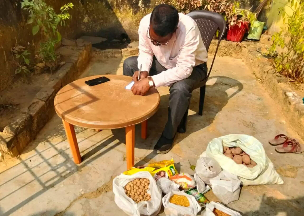 अंबिकापुर: केंद्र बंद, भोजन गायब और हितग्राही नदारद