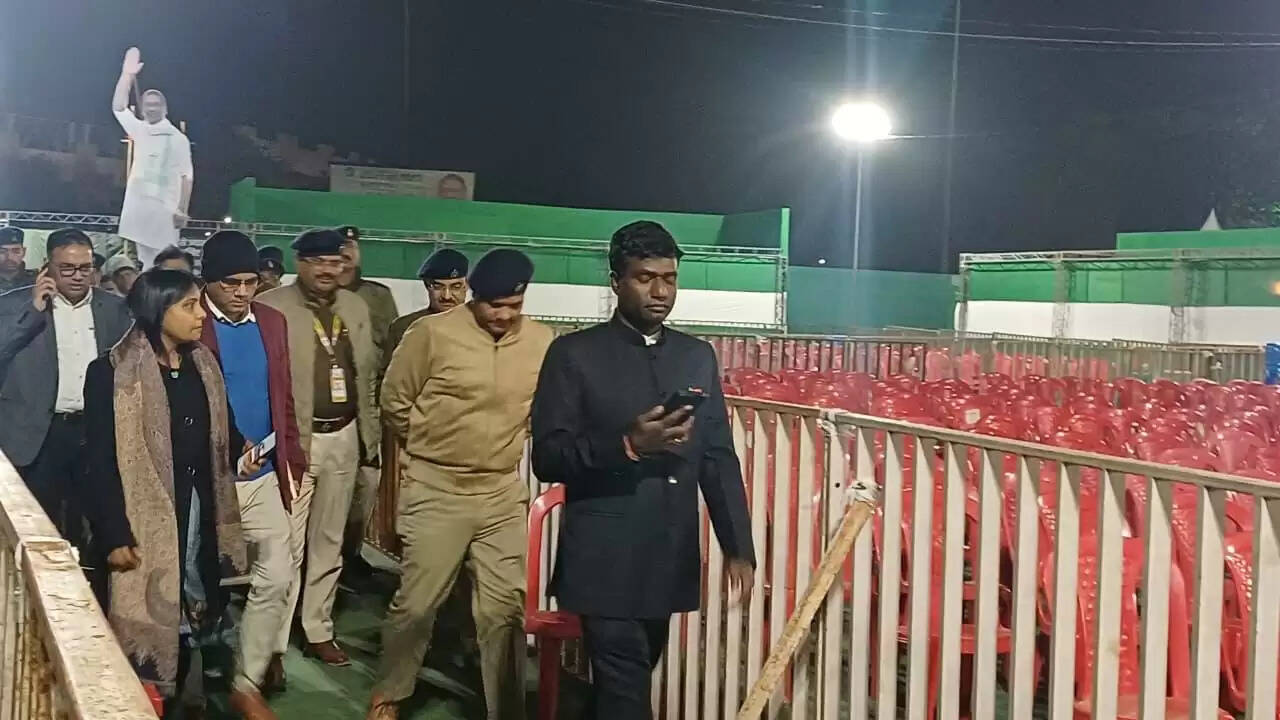 नियुक्ति पत्र वितरण 30 को, डीसी ने कार्यक्रम स्थल का किया निरीक्षण