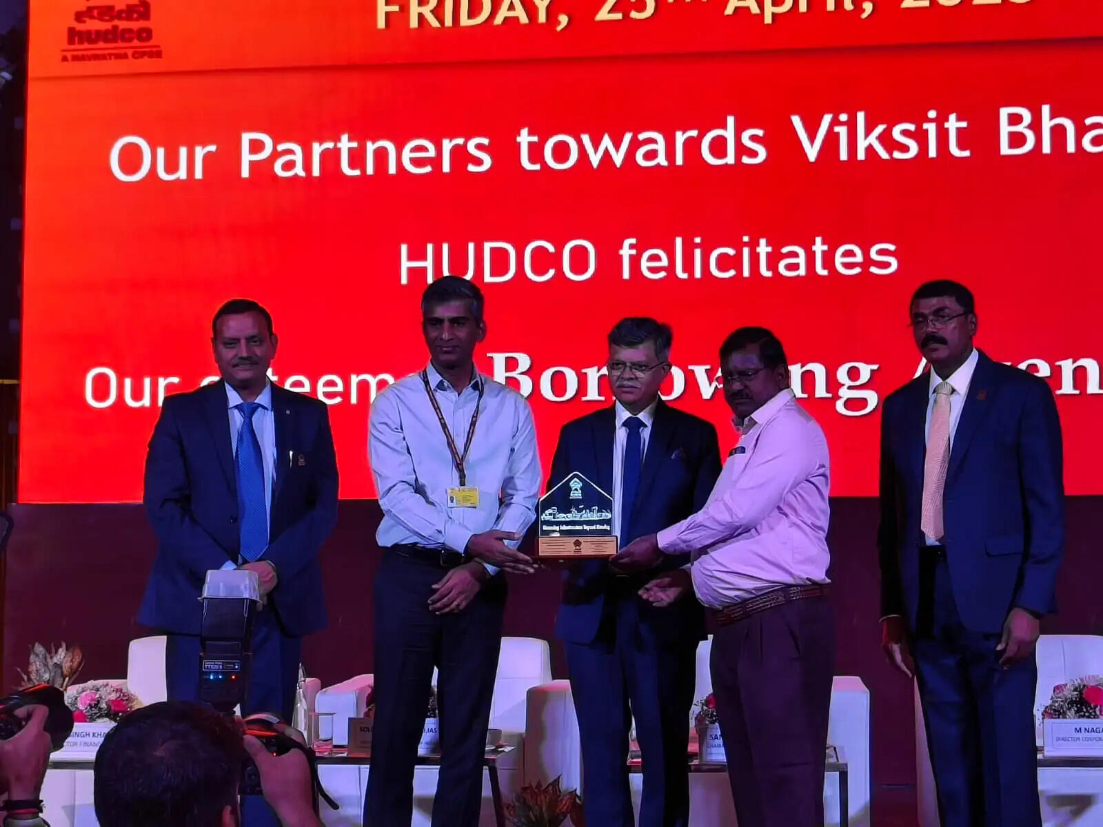 एम.पी. ट्रांसको का एक्स्ट्रा हाईटेंशन लाइन के समीप बने घातक अनाधिकृत निर्माणों को हटाने का अभियान जारी