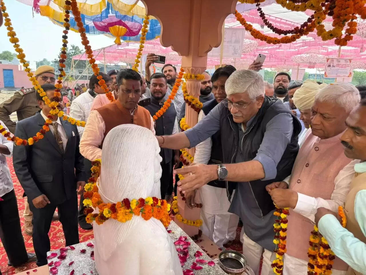 देवखेड़ा में अमर शहीद केसरीसिंह बारहठ की प्रतिमा का अनावरण