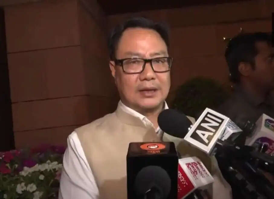 पश्चिम एशिया संकट को लेकर सर्वदलीय बैठक, सरकार ने विपक्ष की शंकाओं को किया दूर