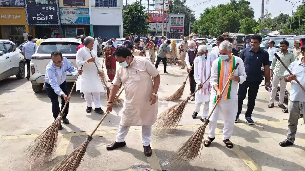 जींद : स्वच्छता केवल सरकारी योजना नहीं बल्कि जनआंदोलन: डिप्टी स्पीकर डा. मिड्ढा