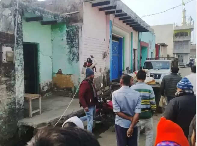 संभल में कब्रिस्तान की जमीन पर मस्जिद के अवैध निर्माण मामले में सात पर केस दर्ज