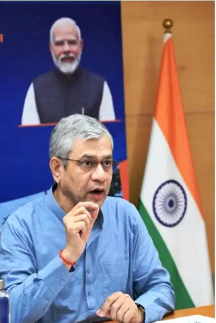 पूर्वांचल में रेल नेटवर्क मजबूत करने के लिए सात प्रमुख कॉरिडोर पर काम जारी: वैष्णव