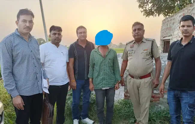 सोनीपत: खानपुर खुर्द में ट्यूबवेल पर हेरोइन बेचने पहुंचा तस्कर गिरफ्तार
