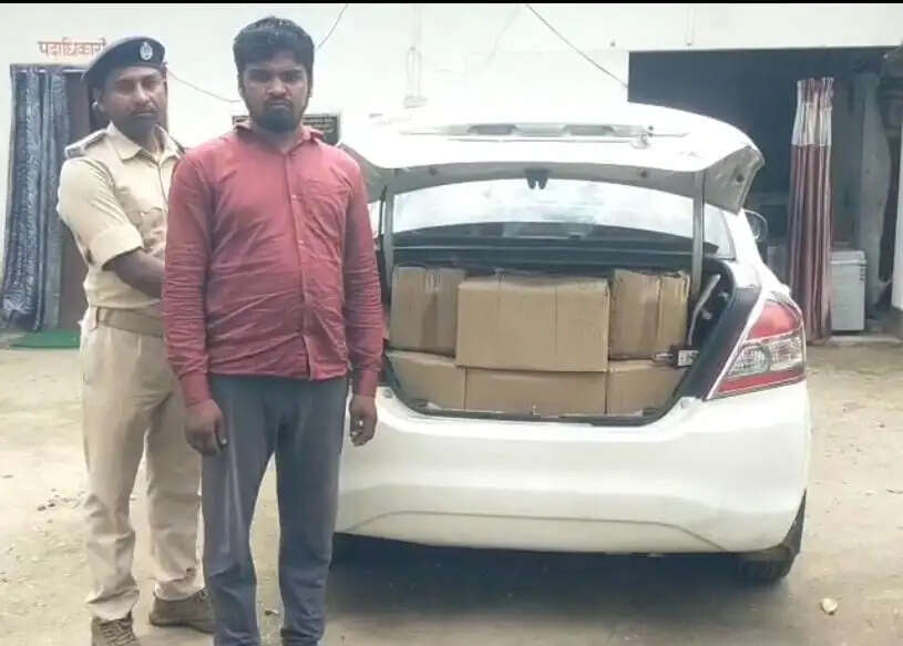 153 लीटर विदेशी शराब के साथ चालक गिरफ्तार