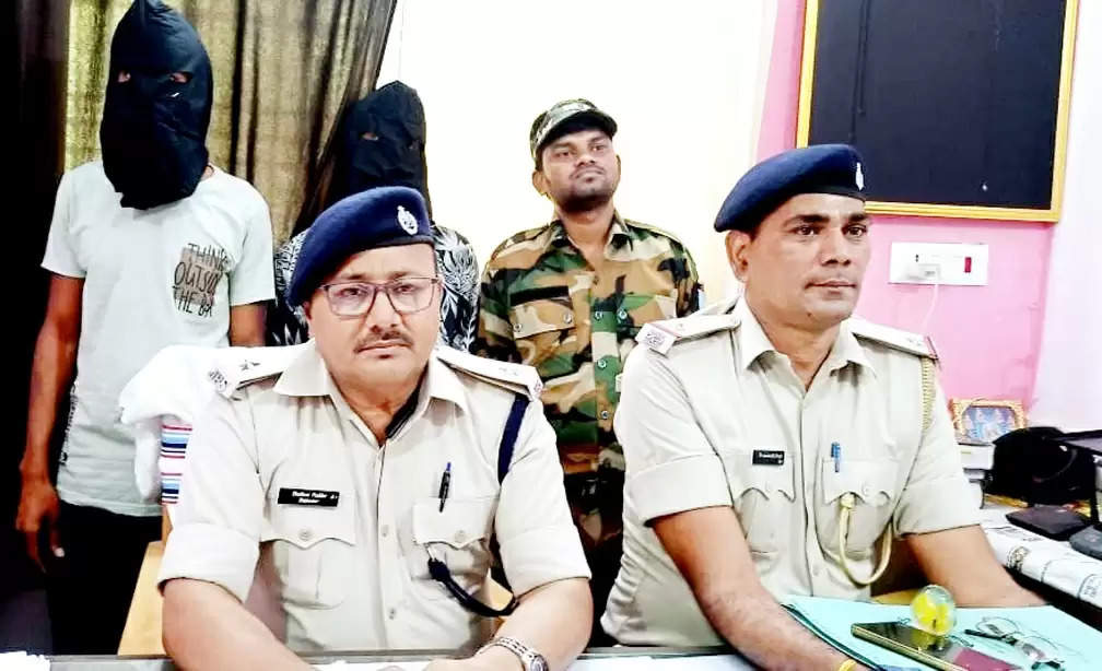 मेदिनीनगर में दो आरोपित गिरफ्तार, चोरी का टेम्पो बरामद