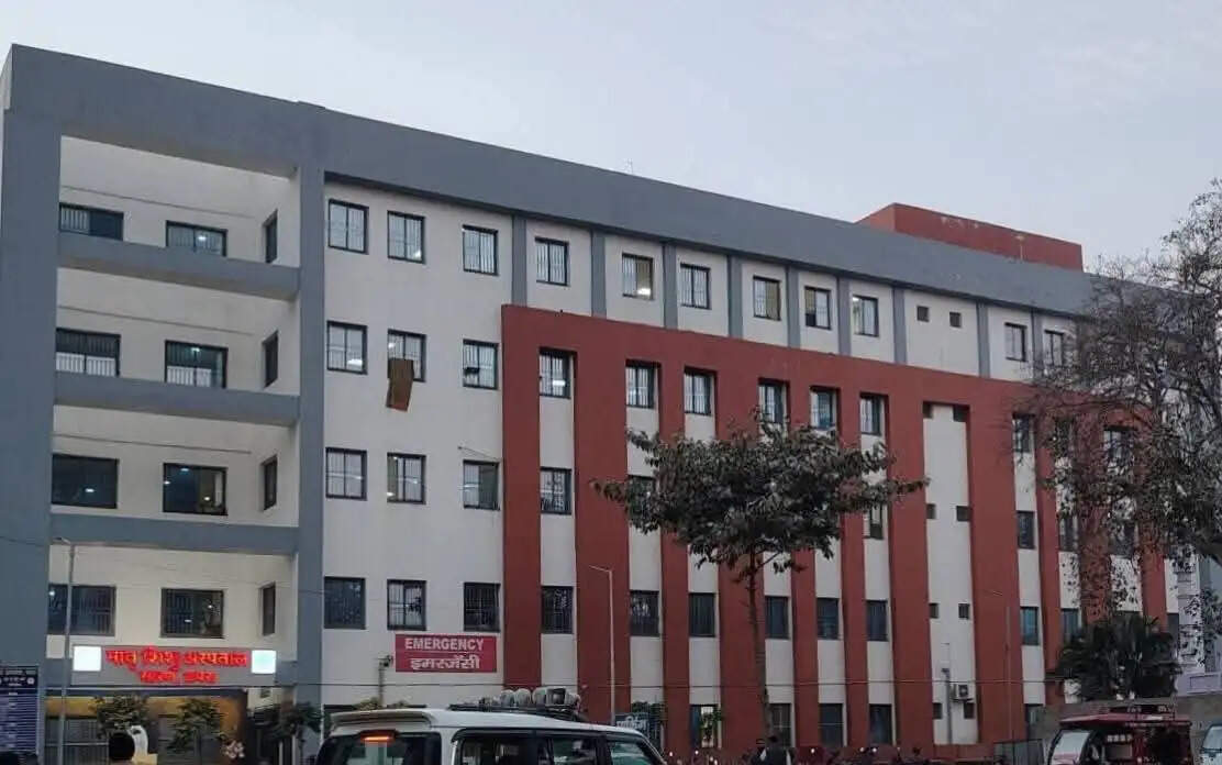 मौसम के बदलते ही बच्चों में तेजी से बढ़ रहे वायरल बुखार के मामले