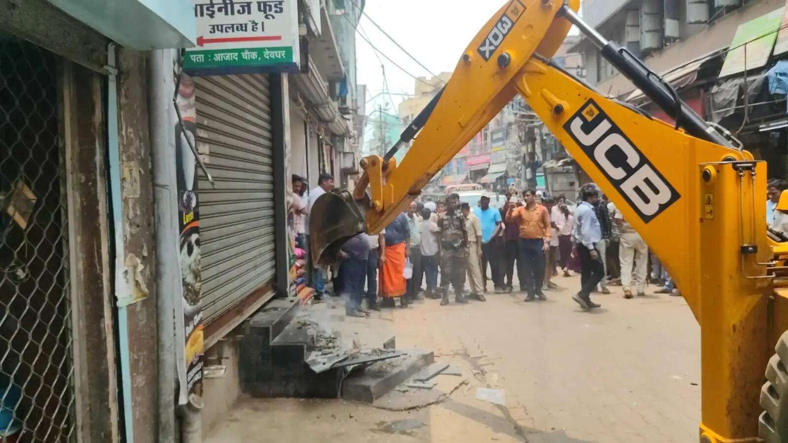 नगर निगम ने अतिक्रमण हटाओ अभियान में कई दुकानदारों से वसूला जुर्माना