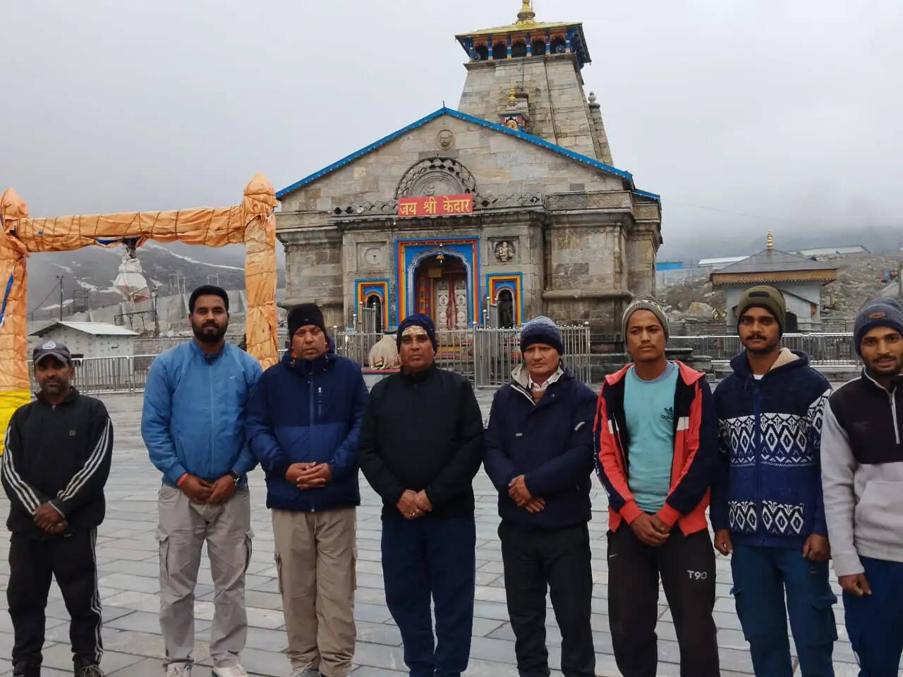 (अपडेट) बीकेटीसी का 18 सदस्यीय अग्रिम दल केदारनाथ धाम के लिए रवाना