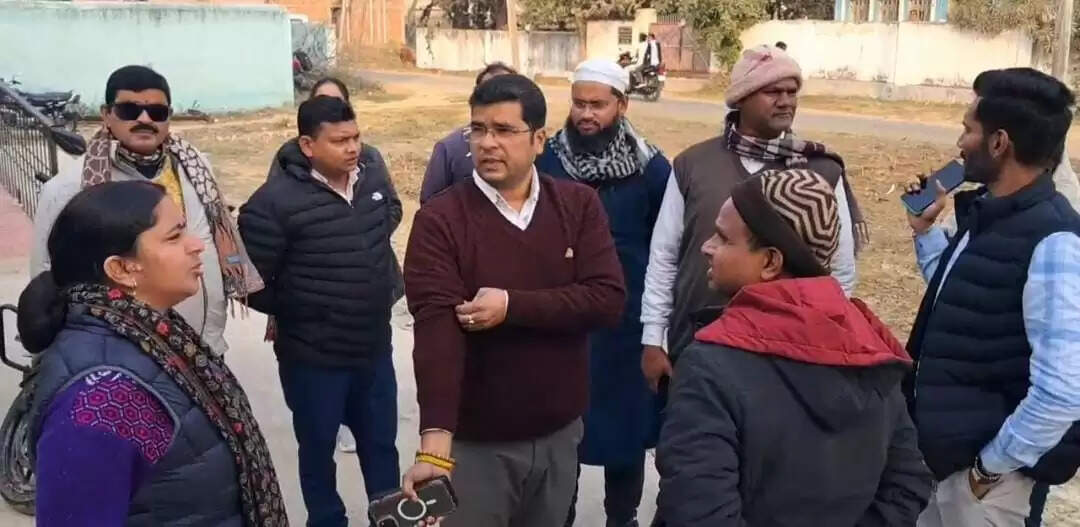 प्रस्तावित विवाह मंडप स्थल का बीडीओ ने किया निरीक्षण