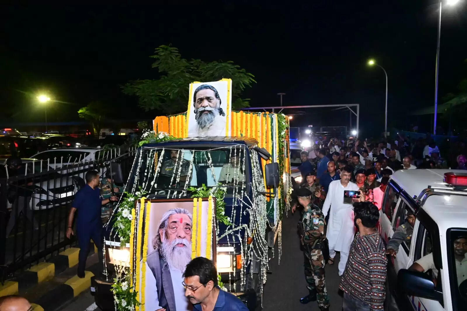 शिबू सोरेन के अंतिम दर्शन को उमड़ा जनसैलाब, पैतृक गांव नेमरा में होगा अंतिम संस्कार