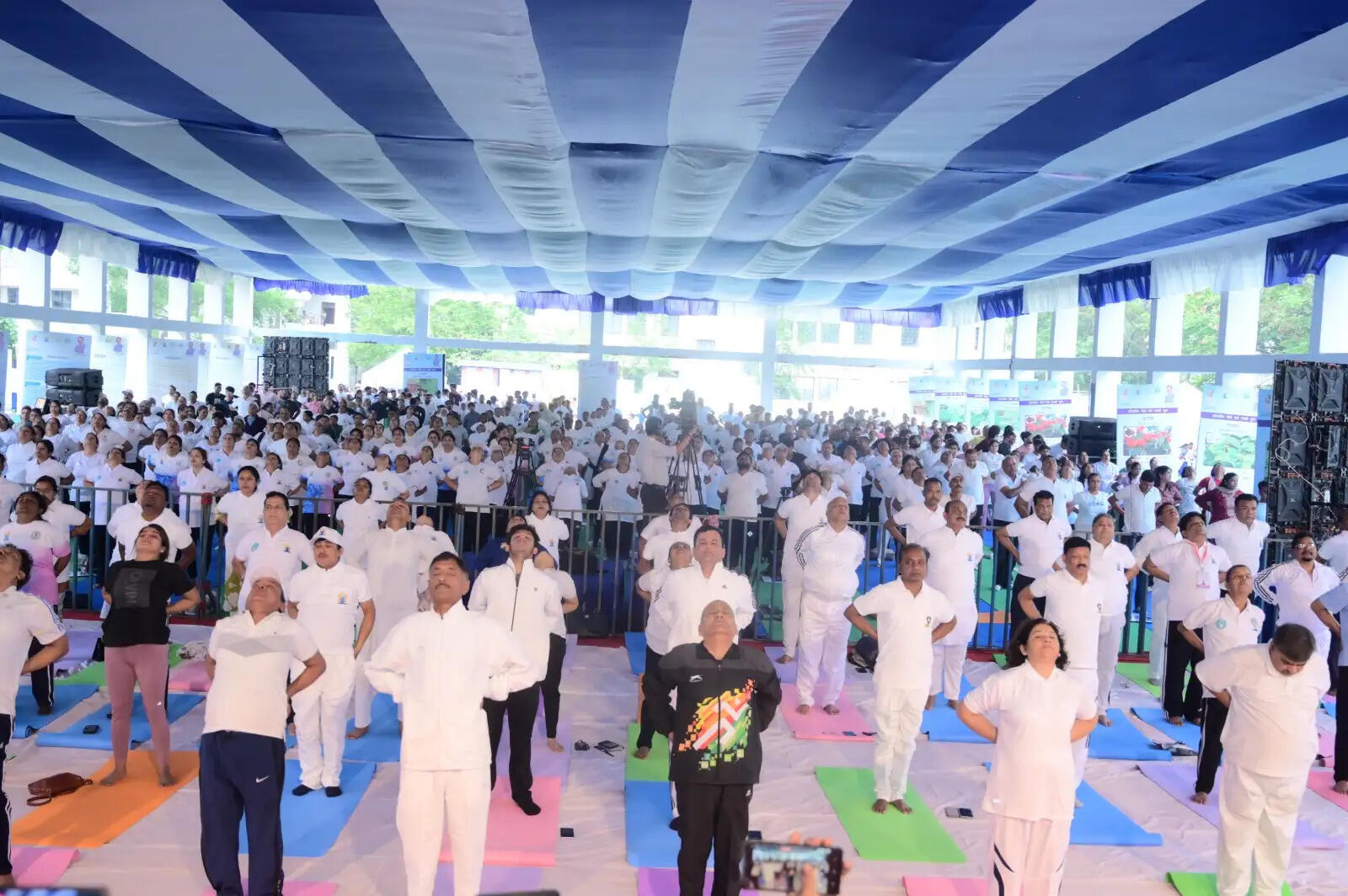 रांची विश्वविद्यालय में सामूहिक योगाभ्यास, स्वास्थ्य मंत्री ने योग को बताया स्वस्थ जीवन का आधार