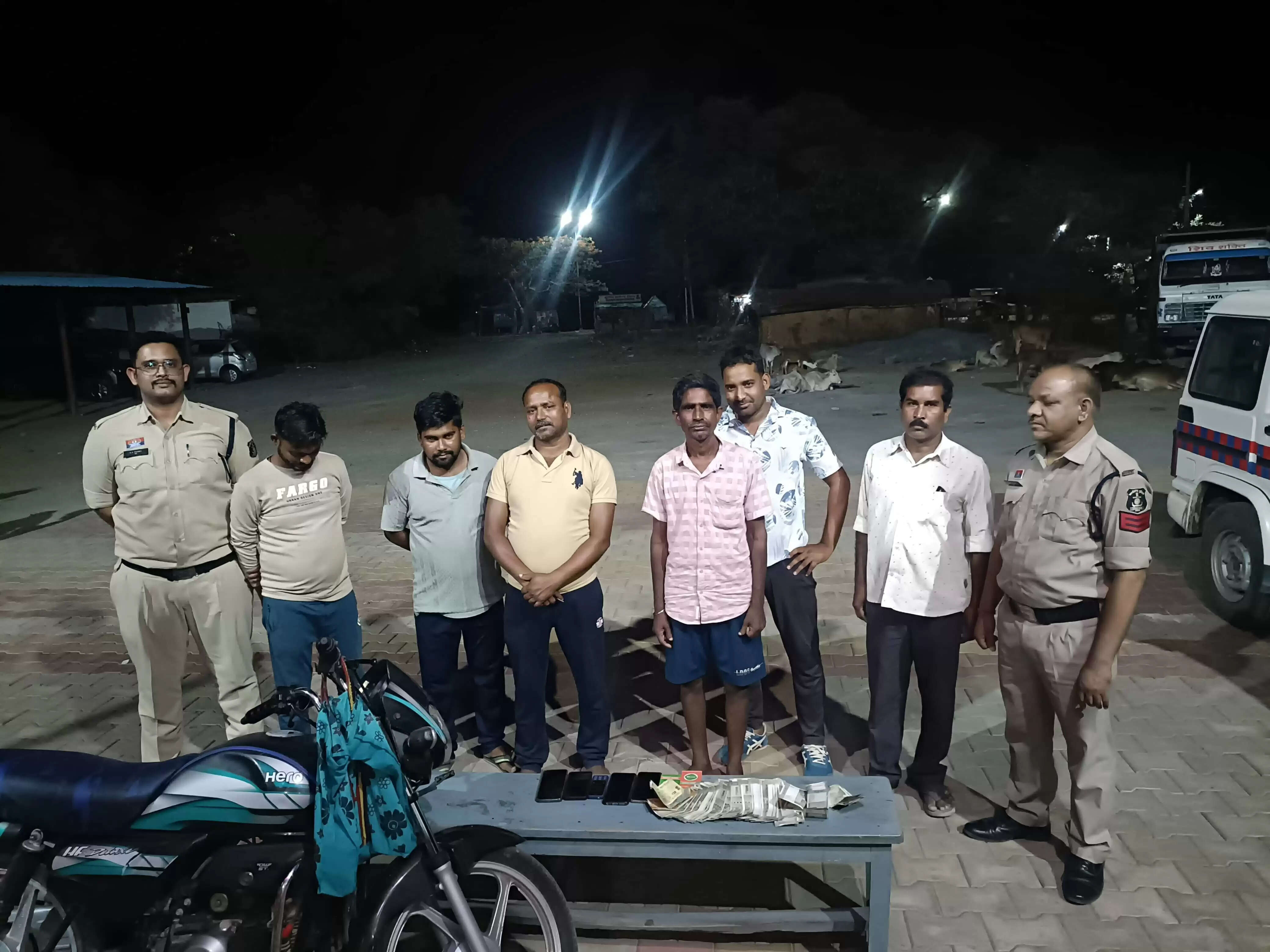 जांजगीर चांपा :&nbsp;जुआ खेलने वाले छह आरोपितों को पुलिस ने किया गिरफ्तार