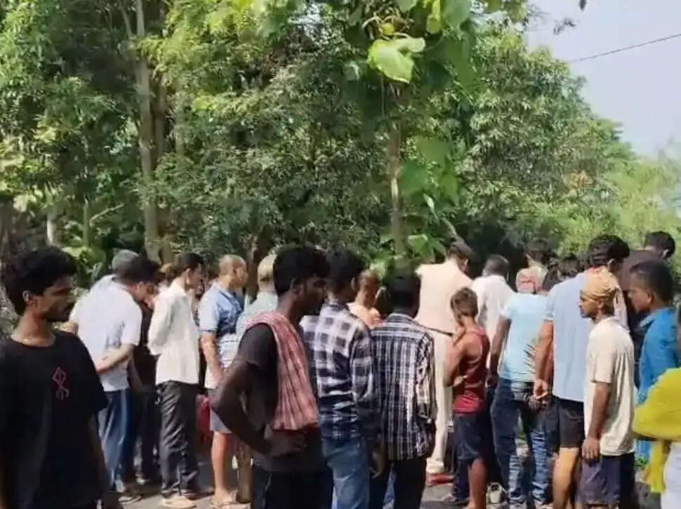अज्ञात वाहन की टक्कर से शिक्षक की मौत