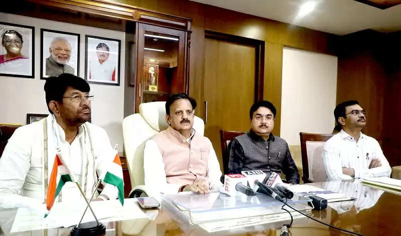 मप्र में पीपीपी मॉडल पर खुलेंगे मेडिकल कॉलेज, पशुपालन योजना भी होगी लागू, कैबिनेट ने दी मंजूरी