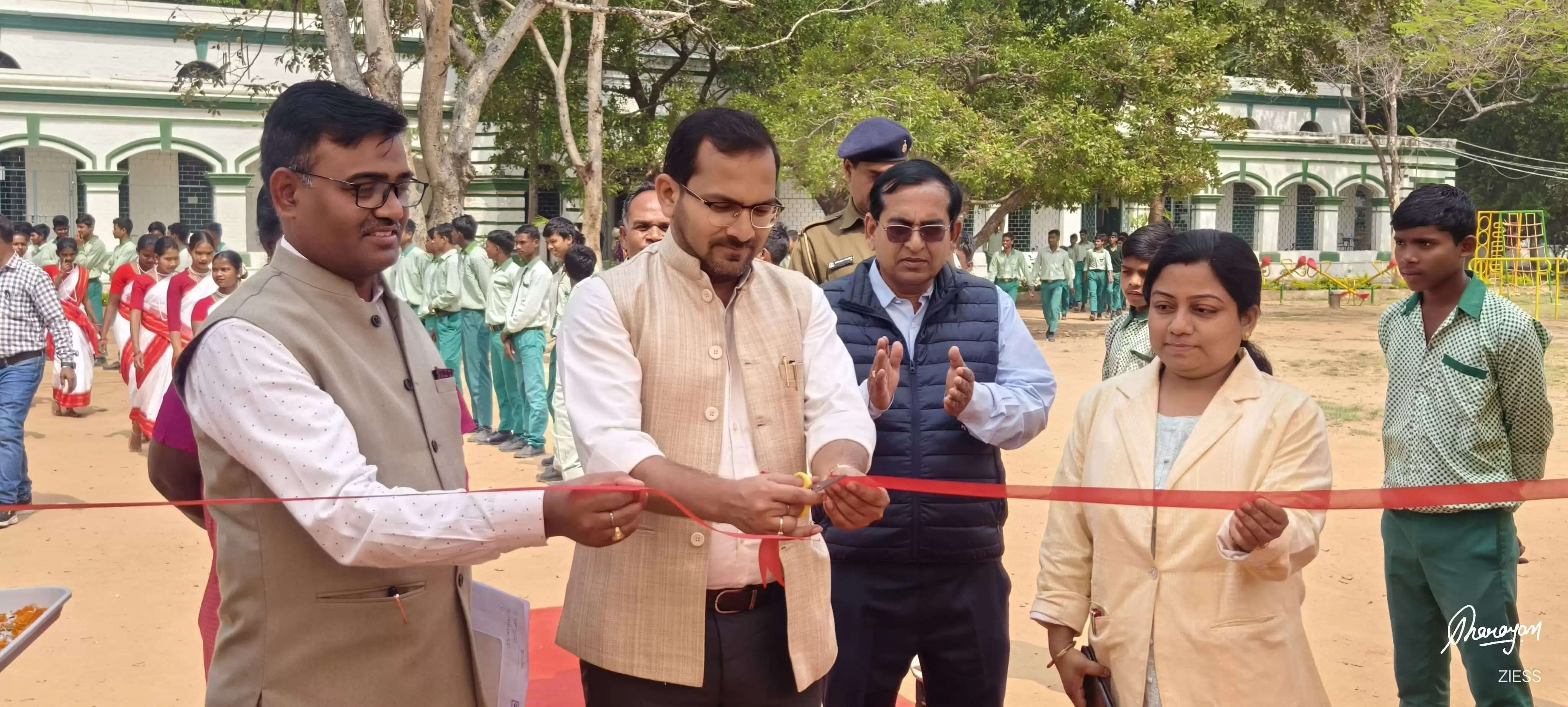 अच्छी पुस्तकें जीवन के अंधकार को दूर कर आगे बढ़ने का मार्ग करती हैं प्रशस्त : डीडीसी