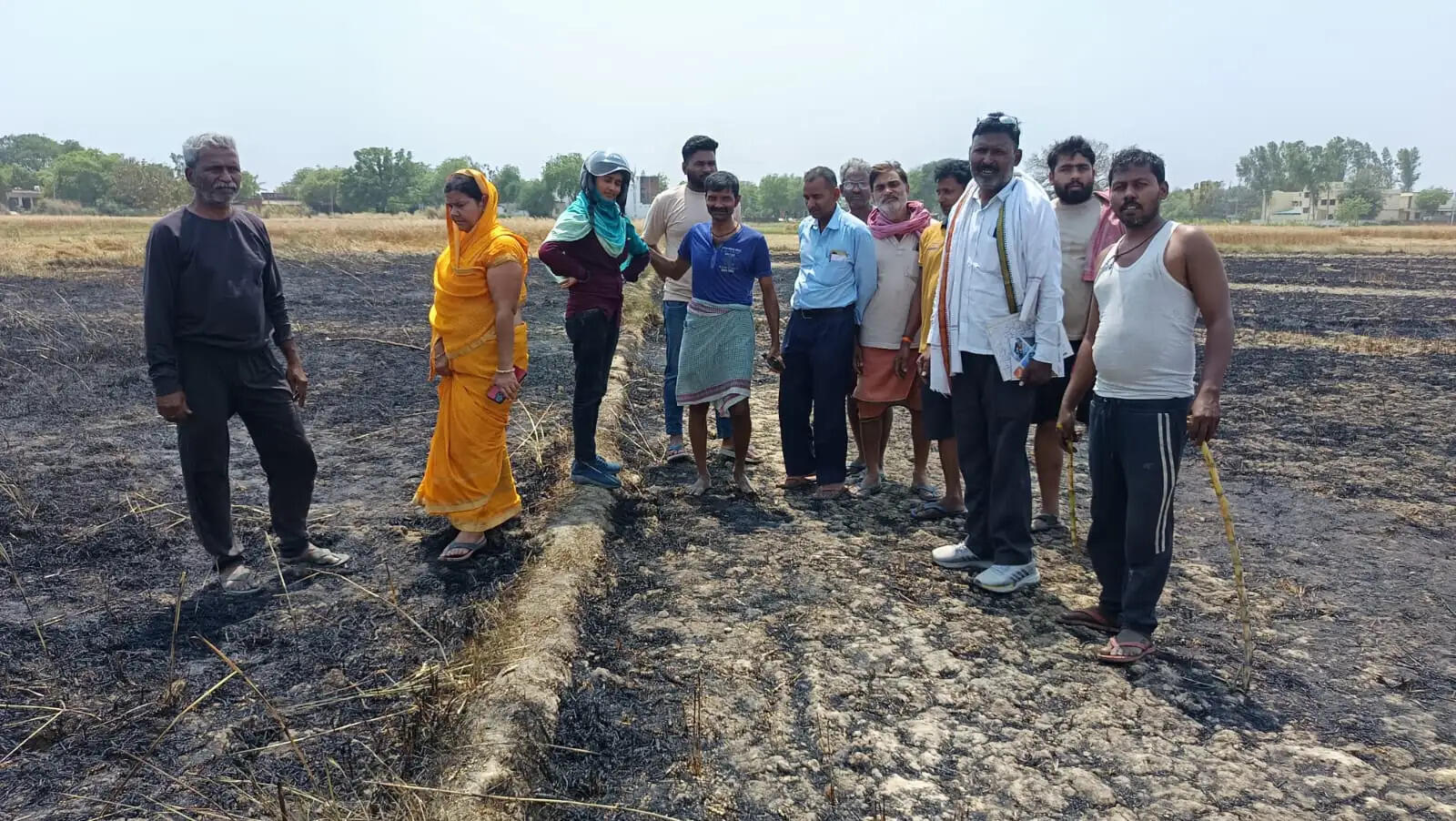 शॉर्ट सर्किट से गेहूं की फसल जली, ढाई बीघा नुकसान
