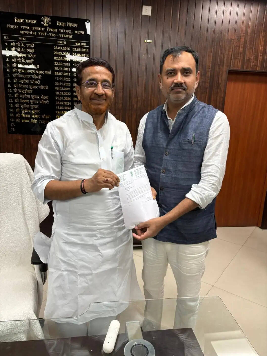 जलालपुर में डिग्री कॉलेज की मांग को लेकर मंत्री से मिले भाजपा नेता प्रमोद सिग्रीवाल
