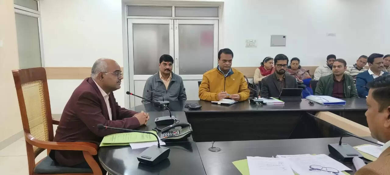 बच्चों के मानसिक संतुलन पर फोकस, सोशियो-इमोशनल लर्निंग रूम भी बनवाएं : जिलाधिकारी