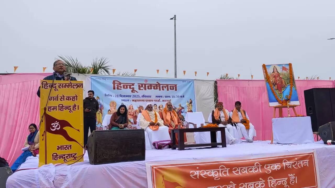 संघ राजनीति से ऊपर उठकर धर्म के आधार पर समाज को सहजता से जोड़ता है :  प्रदीप जोशी