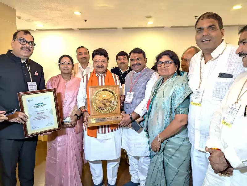 स्वच्छता का सिरमौर 'इंदौर', लगातार आठवीं बार बना देश का सबसे स्वच्छ शहर