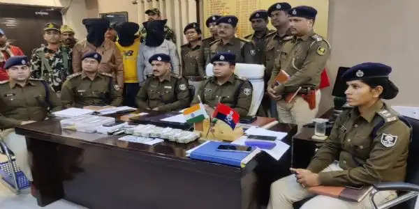 एक्सिस बैंक लूटकांड का पुलिस ने किया खुलासा,हथियार,नगद के साथ सहरसा के तीन लूटेरा गिरफ्तार