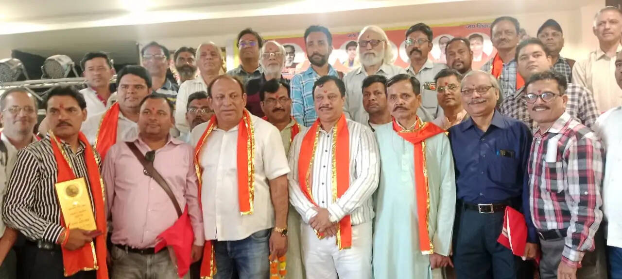 पत्रकार चुनौतियों का सामना कर जनता तक सच्चाई पहुंचाते हैं : राजेश दुबे