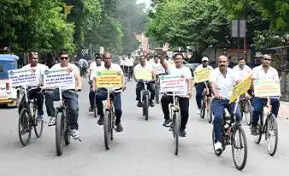 जन भवन के कार्मिकों ने नशे के खिलाफ निकाली जागरूकता साइकिल रैली