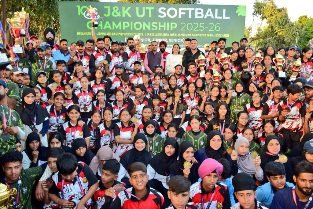 जम्मू में सॉफ्टबॉल जेएन्डके चैंपियनशिप 2025–26 का भव्य समापन, 400 खिलाड़ियों की भागीदारी, विभिन्न वर्गों में जम्मू और श्रीनगर का दबदबा