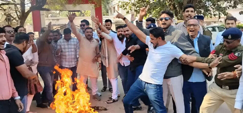 कांग्रेस लगातार सनातन मूल्यों को निशाना बना रही है : भाजयुमो