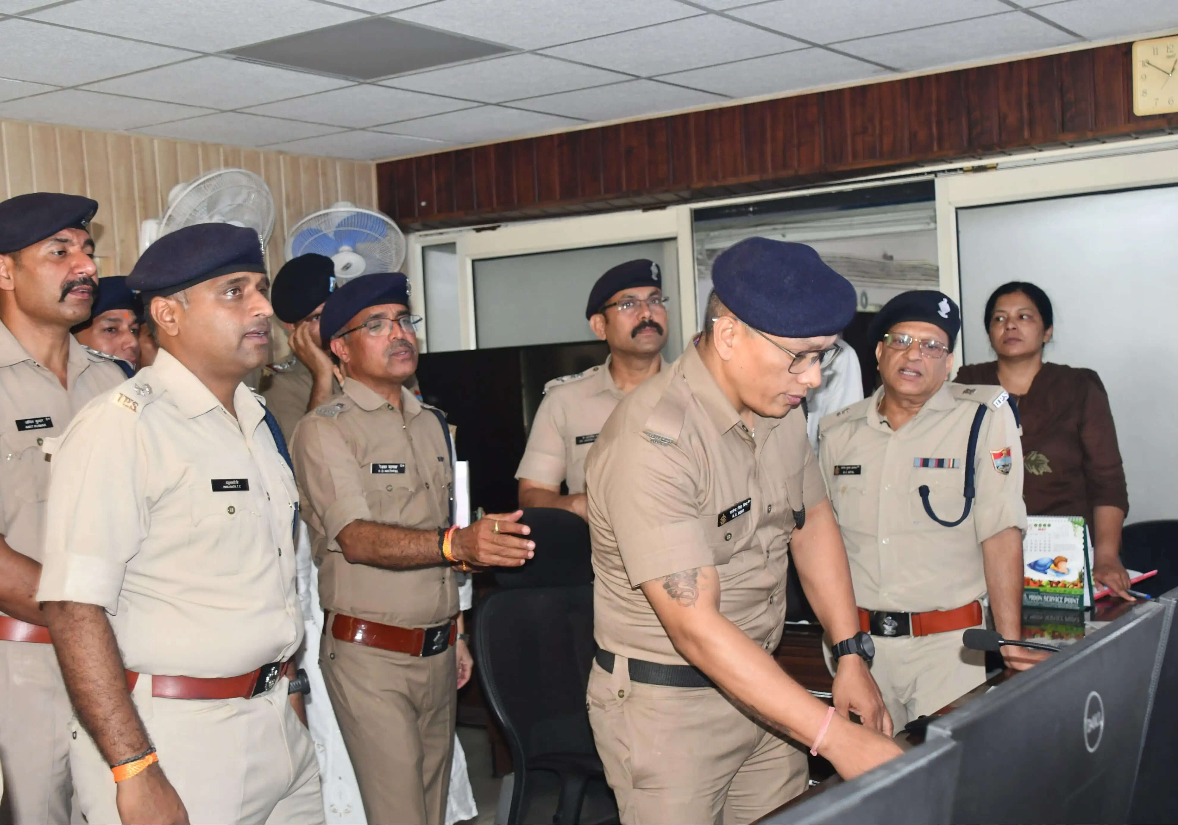 ऑनलाइन धोखाधड़ी की शिकायतों पर त्वरित कार्रवाई के निर्देश