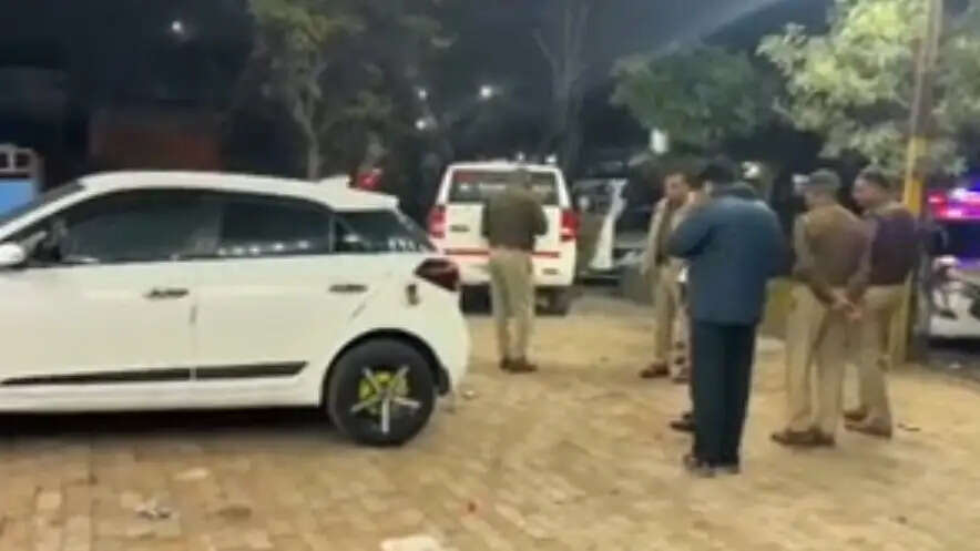 कैथल : शराब ठेके पर ताबड़तोड़ फायरिंग, रिकवरी एजेंट के हाथ में लगी गोली