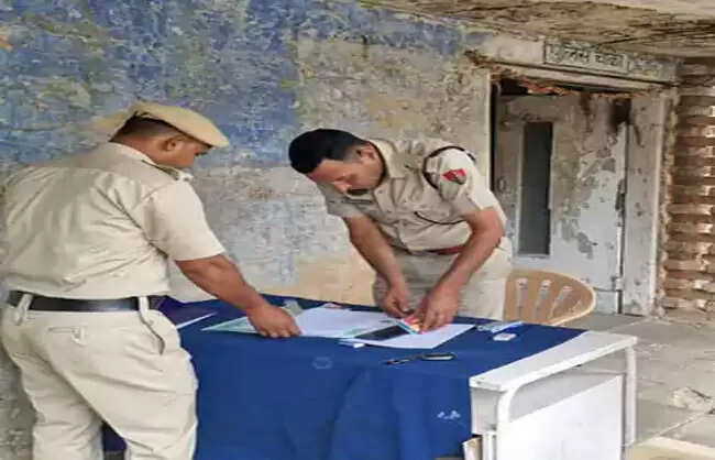 नारनौल में युवक ने पेड़ पर फंदा लगा दी जांन