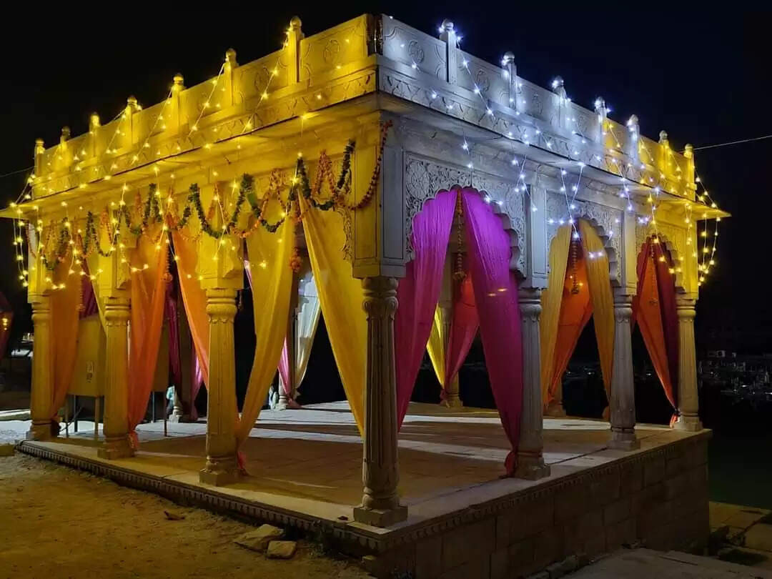 खास अंदाज में स्वर्णिम आभा सी दमक रही स्वर्ण नगरी जैसलमेर