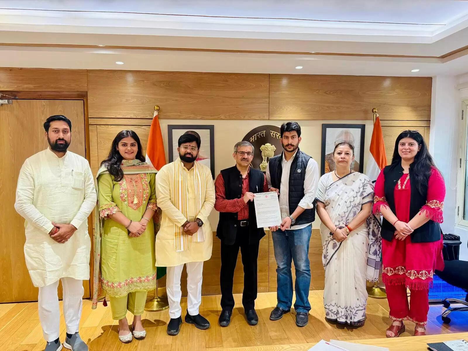 पंजाब विश्वविद्यालय में विवादित शपथपत्र का निर्णय वापसी की मांग को लेकर केन्द्रीय उच्च शिक्षा सचिव से मिला अभाविप का प्रतिनिधिमंडल