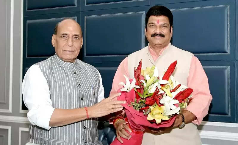 रक्षा मंत्री राजनाथ सिंह से मिले मप्र के मंत्री राजपूत, ऑपरेशन सिंदूर की सफलता पर दी बधाई