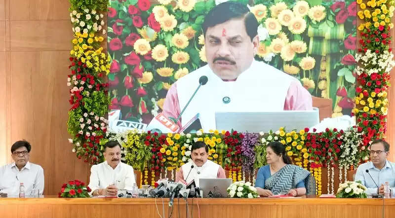 मप्र बोर्ड परीक्षा का परिणाम जारी, 12वीं में 74.48 और 10वीं में 76.22 प्रतिशत परीक्षार्थी हुए उत्तीर्ण