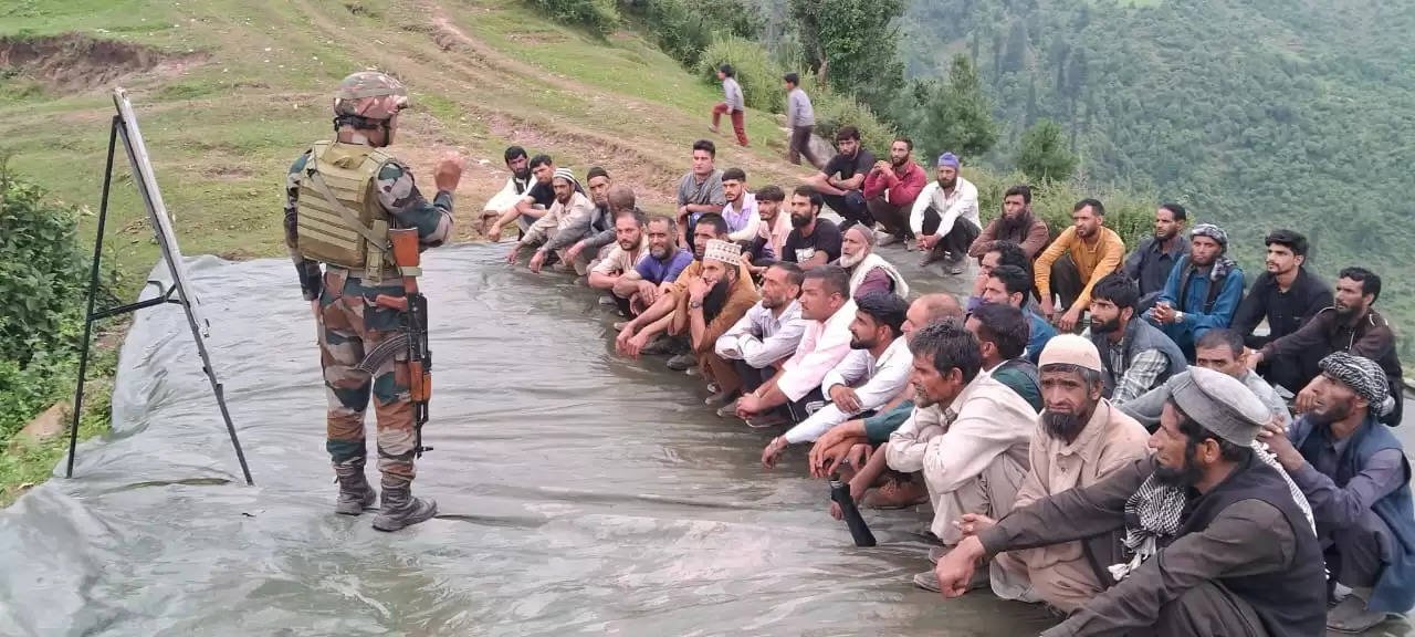 जागरूकता व्याख्यान के साथ शारीरिक फिटनेस को बढ़ावा दिया