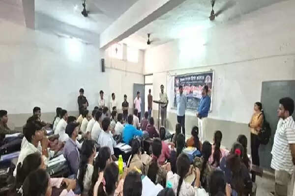 स्वयंसेवकों को राष्ट्र निर्माण के लिए तैयार करने का एनएसएस एक सशक्त माध्यम : डॉ अरविंद मिश्र