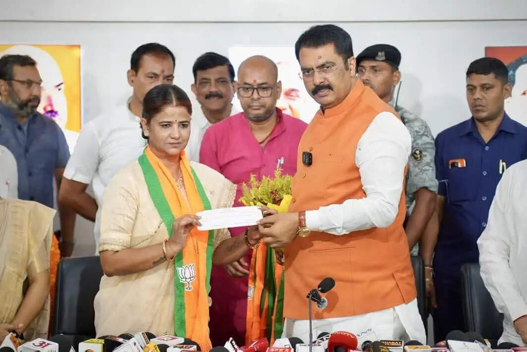 रितु जायसवाल भाजपा में शामिल, प्रदेश अध्यक्ष संजय सरावगी ने पार्टी में किया स्वागत